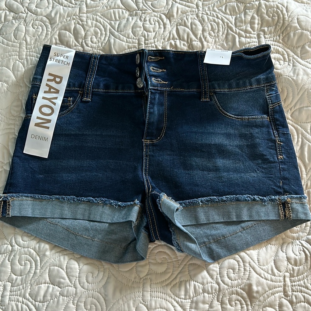 NWT high rise jean shorts. Size 11